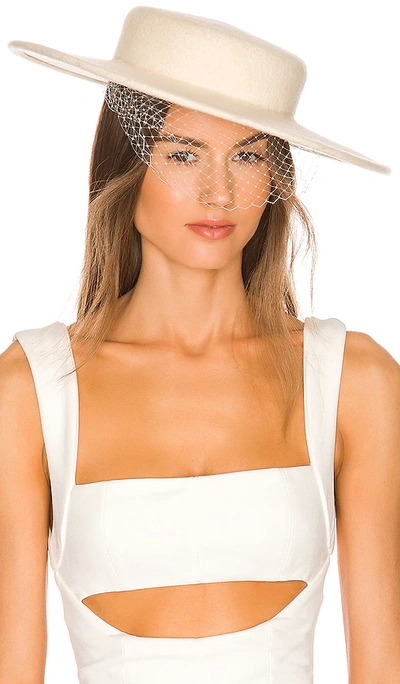 Monrowe Boater Hat With Veil Hat In Cream