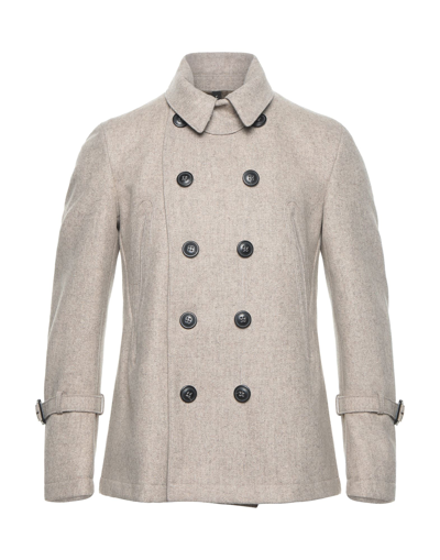 Chat C Win Coats In Beige