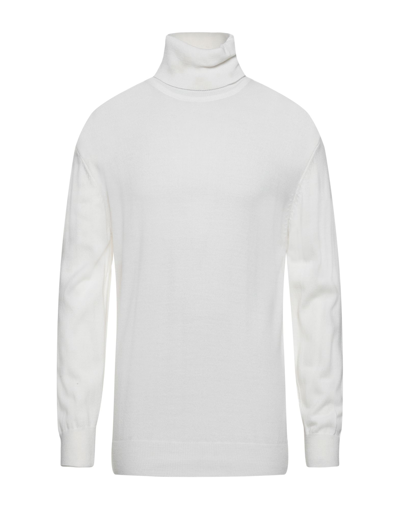 Siviglia Turtlenecks In White