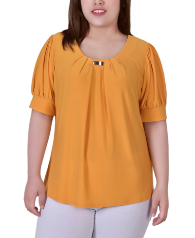 NY COLLECTION PLUS SIZE SHORT BALLOON SLEEVE TOP WITH HARDWARE