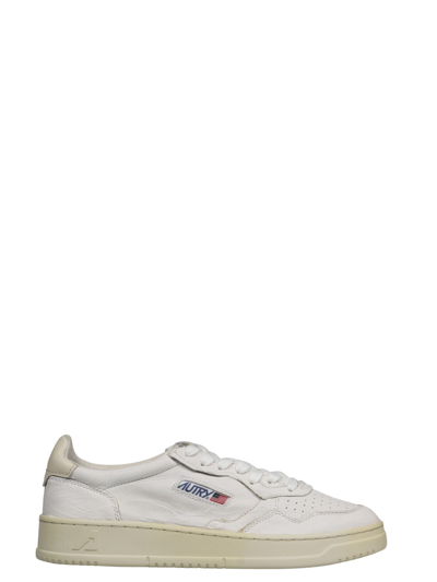 Autry 01 Sneakers In White