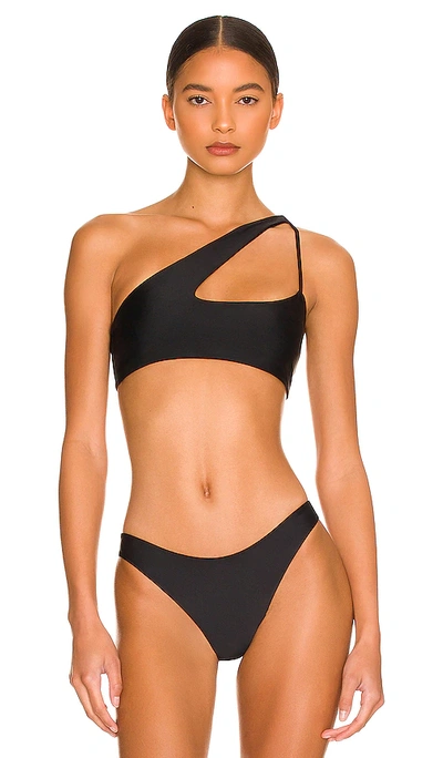 Mikoh Queensland Cross Shoulder Bikini Top In Black