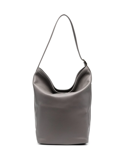 12 Storeez Large Leather Shoulder Bag In Grau