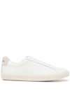 Veja Embroidered-logo Low-top Sneakers In Weiss