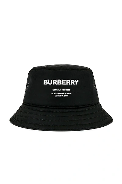 Burberry Horseferry 印花渔夫帽 In Black