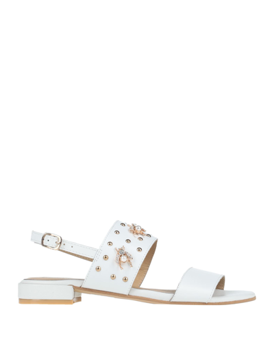 Parodi Sunshine Sandals In White