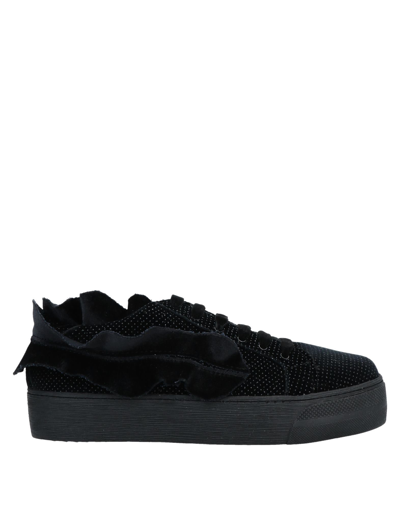 Nila & Nila Sneakers In Black