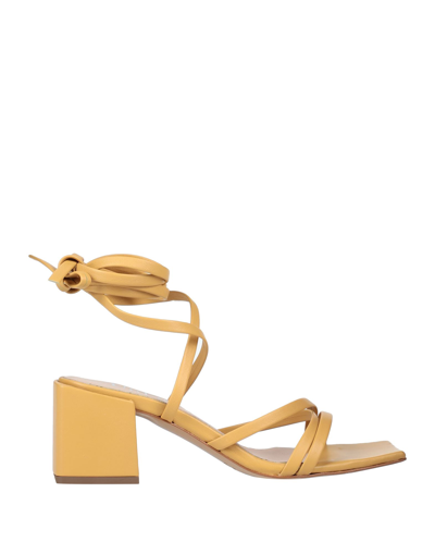 Unlace Sandals In Yellow