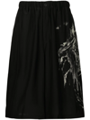 Yohji Yamamoto Graphic-print Bermuda Shorts In Schwarz