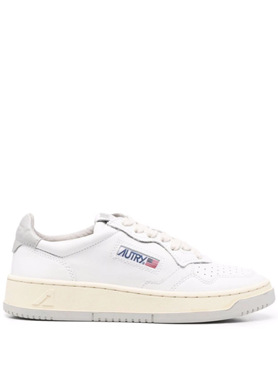 Autry Vapor Lace-up Trainers In Weiss