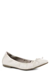 White Mountain Women's Sunnyside Ballet Flat Women's Shoes In Butter Cream/ Smooth
