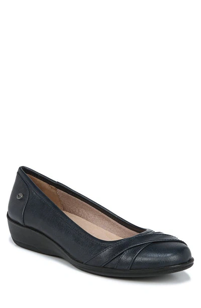 Lifestride Loyal Wedge Flat In Navy