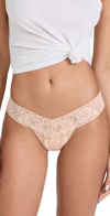Hanky Panky Daily Lace Low Rise Thong In Vanilla