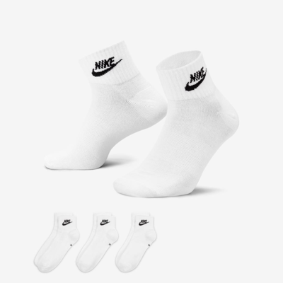 Nike Everyday Essential Ankle Socks In White