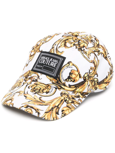 Versace Jeans Couture Regalia Baroque 棒球帽 In White - Gold