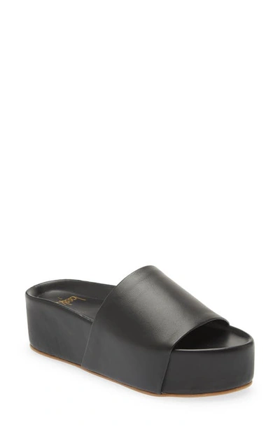 Beek Pelican Slide Sandals In Black/black