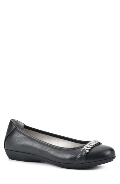 Cliffs By White Mountain White Mountain Charmed Flat In Black/ Smooth