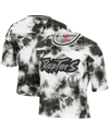 MITCHELL & NESS WOMEN'S MITCHELL & NESS BLACK AND WHITE TORONTO RAPTORS HARDWOOD CLASSICS TIE-DYE CROPPED T-SHIRT