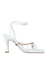 Ilio Smeraldo Toe Strap Sandals In White