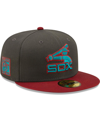 NEW ERA MEN'S GRAPHITE, CARDINAL CHICAGO WHITE SOX COOPERSTOWN COLLECTION 95 YEARS TITLEWAVE 59FIFTY FITTED 
