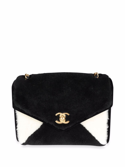 Pre-owned Chanel Cc Turn-lock Shearling Shoulder Bag In Black