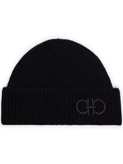 Ferragamo Gancini-logo Wool Beanie In Schwarz