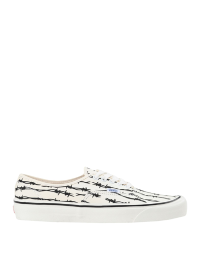 Vans Barbed Wire Low Upper Board Shoes In White