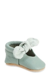 FRESHLY PICKED KNOTTED BOW CRIB SHOE