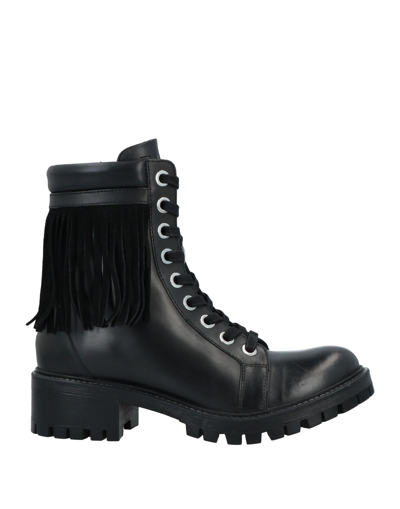 Twinset Ankle Boots In Black