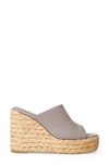 Paloma Barceló Wedge Shoes Tera Paloma Barcel&ograve; Wedge Mules In Raffia And Leather In Dove Grey