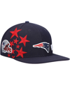 PRO STANDARD MEN'S PRO STANDARD NEW ENGLAND PATRIOTS NAVY STARS SNAPBACK HAT