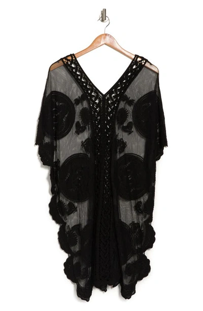 Vince Camuto Leaf Lace Topper In Black