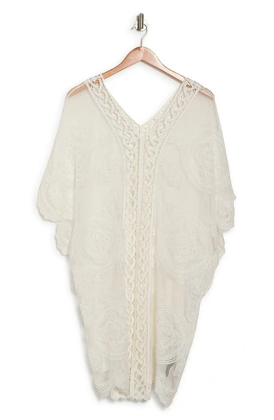 Vince Camuto Leaf Lace Topper In White