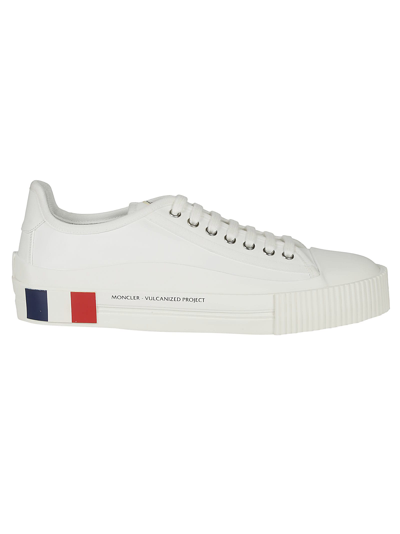 スニーカー MONCLER Low-top leather sneakers Bianco Moncler Glissiere Low-top Sneakers In Bianco | ModeSens