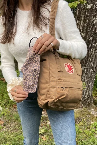 Fjall Raven Kånken Mini Tote Pack In Taupe