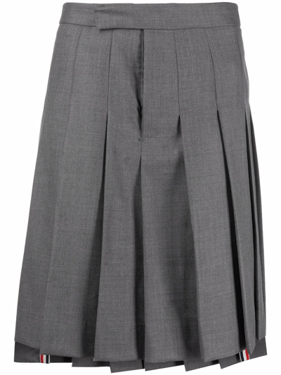 Thom Browne Classic Rise Backstrap Knee Length In Grey