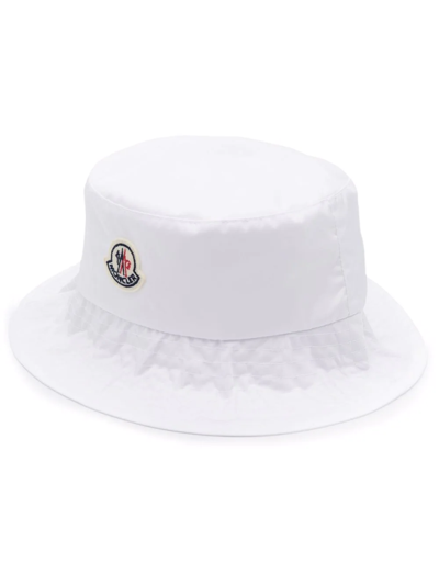 Moncler Logo-patch Bucket Hat In Weiss