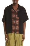 Story Mfg. Greetings Short Sleeve Organic Linen Button-up Shirt In Iron Black Peaceful Resist