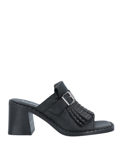 Le Pepite Sandals In Black