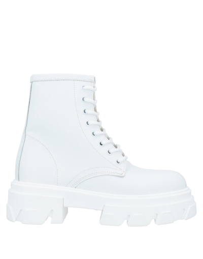 Marotta Ankle Boots In White
