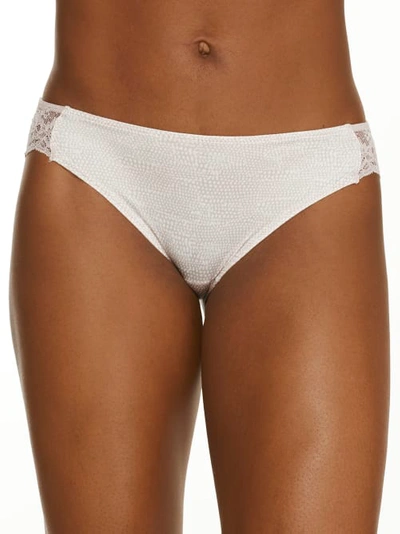 Maidenform Comfort Devotion Lace Tanga In Moving Texture