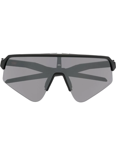 Oakley 超大款遮阳帽太阳眼镜 In Black