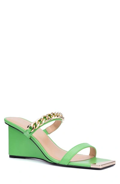 Torgeis Magnifica Wedge Sandal In Green