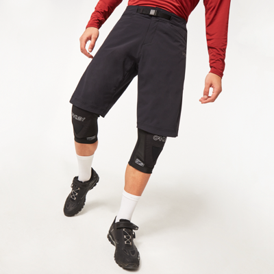 Oakley Drop In Mtb Short In Black