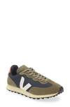 Veja Panelled Low-top Sneakers In Blue