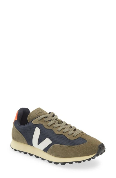 Veja Panelled Low-top Sneakers In Blue