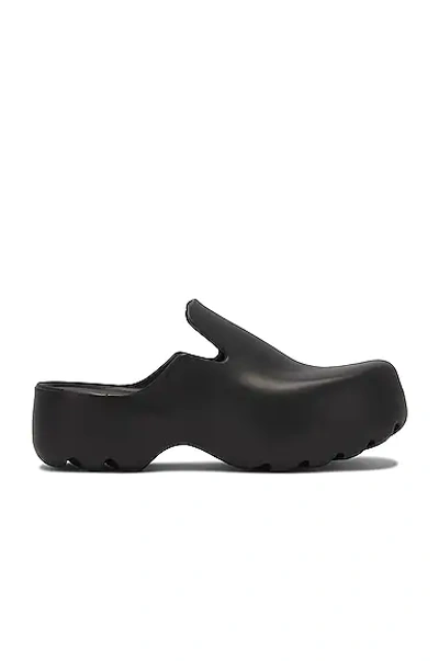 Bottega Veneta Chunky Rubber-sole Slides In Black