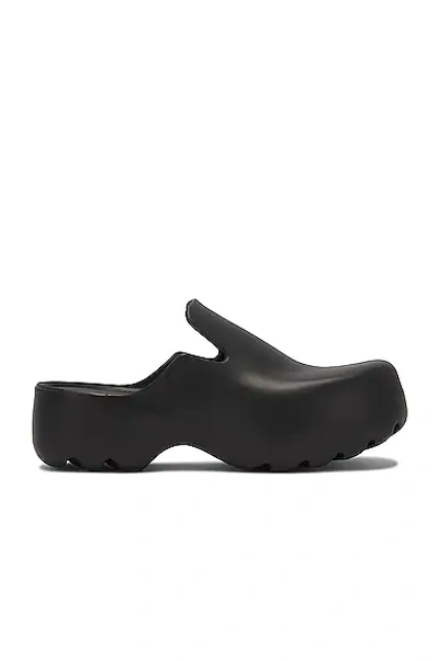 Bottega Veneta Chunky Rubber-sole Slides In Nero