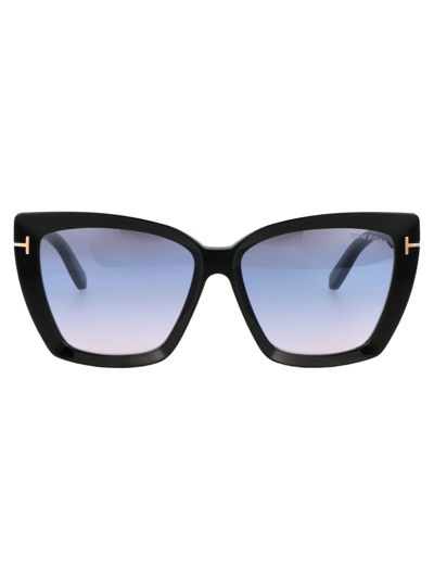 Tom Ford Ft0920 Sunglasses In 01b Nero Lucido / Fumo Grad