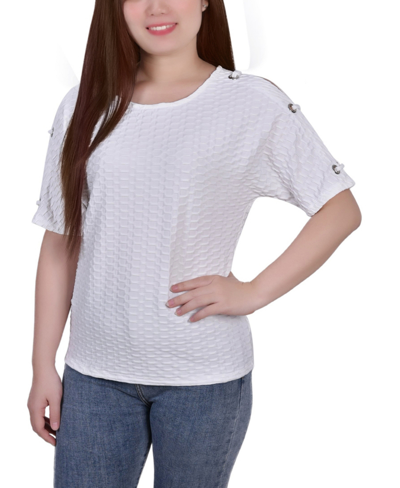 Ny Collection Plus Size Short Sleeve Honeycomb Textured Grommet Top In White